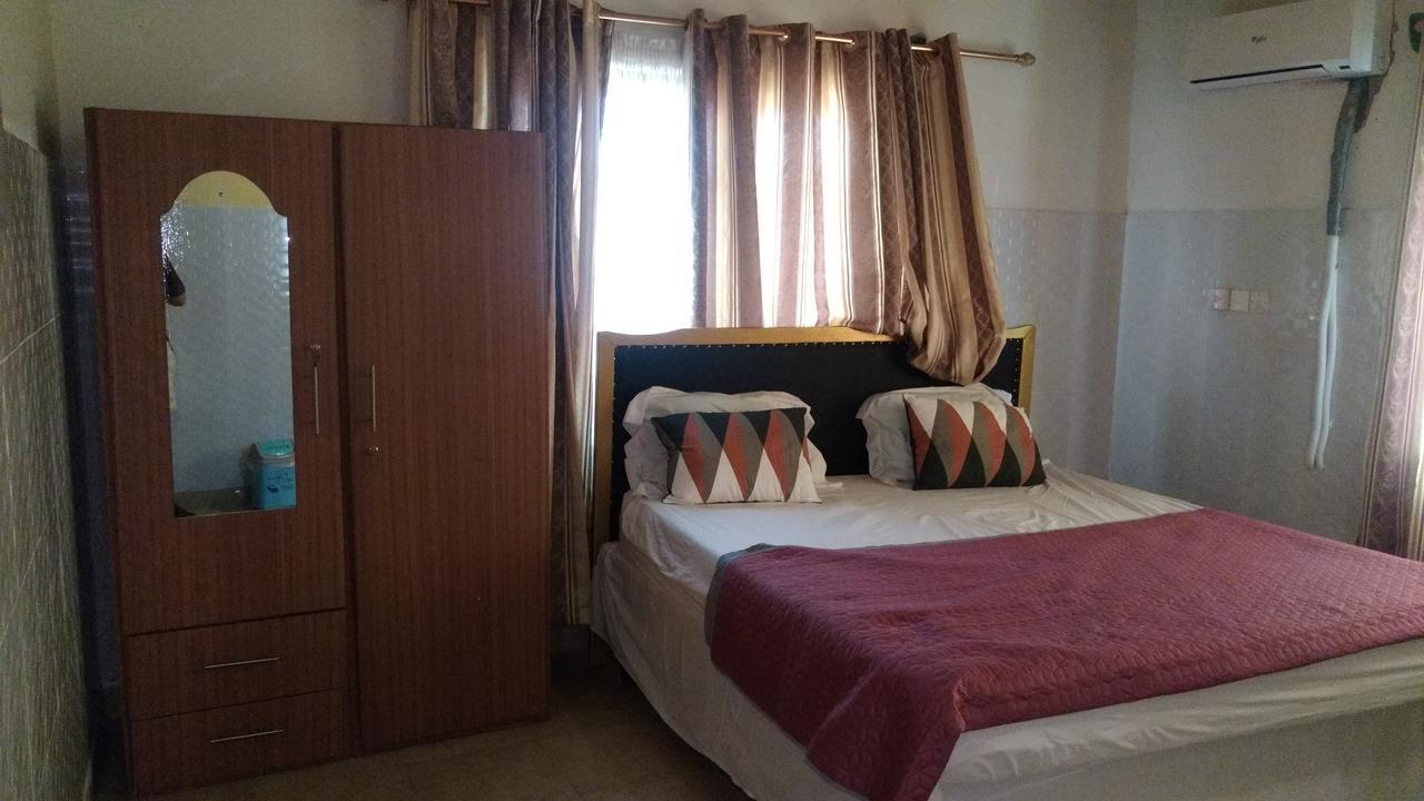Nordik Palace Bed & Breakfast Tema Exterior photo
