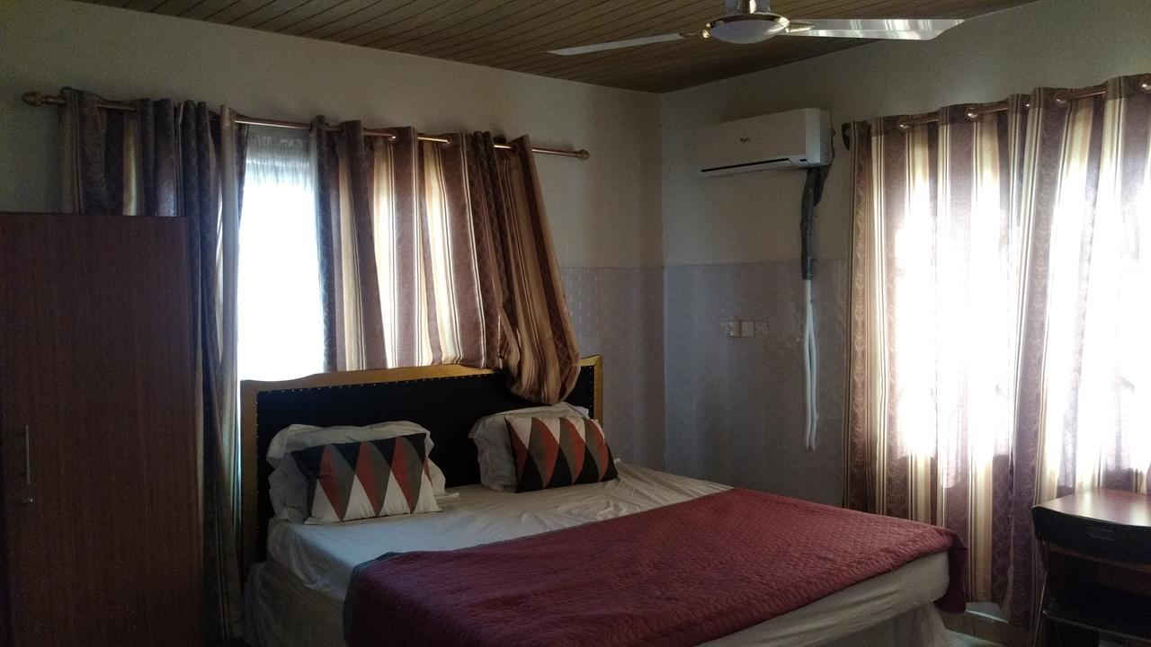 Nordik Palace Bed & Breakfast Tema Exterior photo